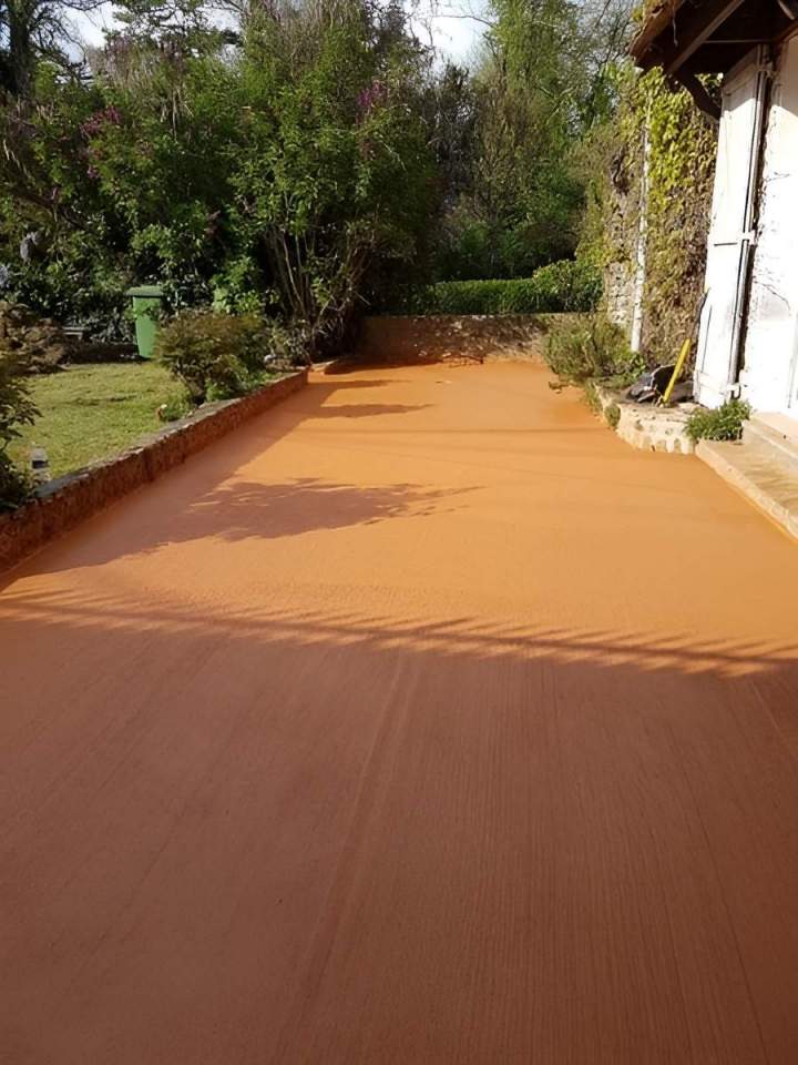 Poseurs de béton désactivé à Saint-Denis