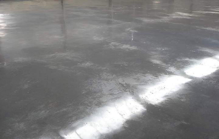 Coulage de chape fluide pour sol lisse et nivelé