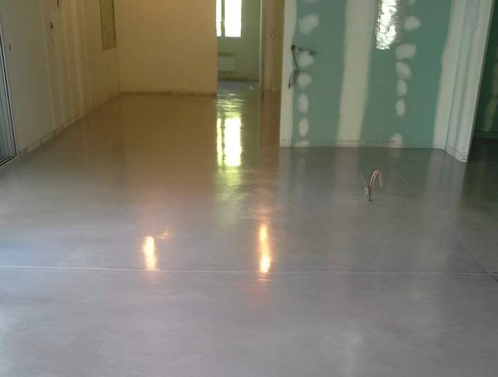 Des spécialistes de la chape liquide Saint-Denis